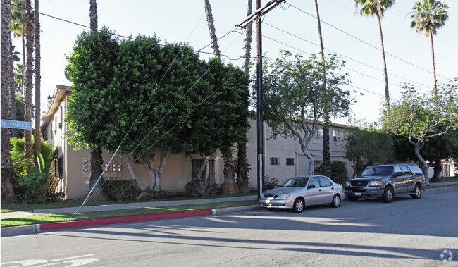 Le Parisian Apartments Norwalk Ca Building Photo Le Parisian Apartments