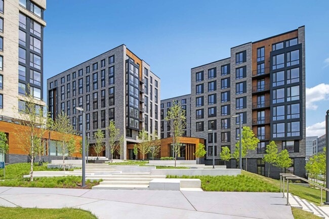 Building Photo - Banner Lane