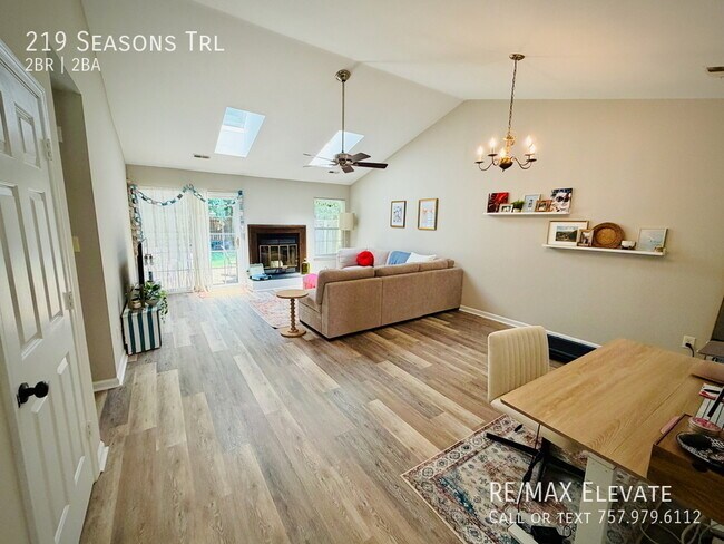 Foto del edificio - 219 Seasons Trail
