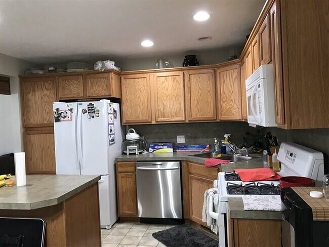Building Photo - 3057 E Crystal Waters Dr