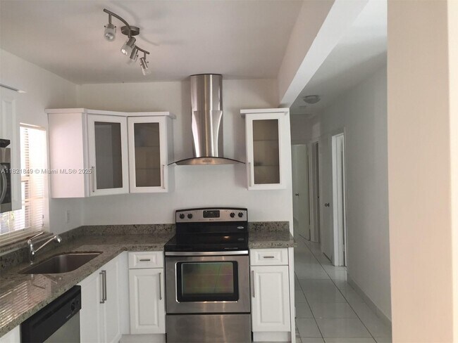 Foto del edificio - 1435 NE 173rd St