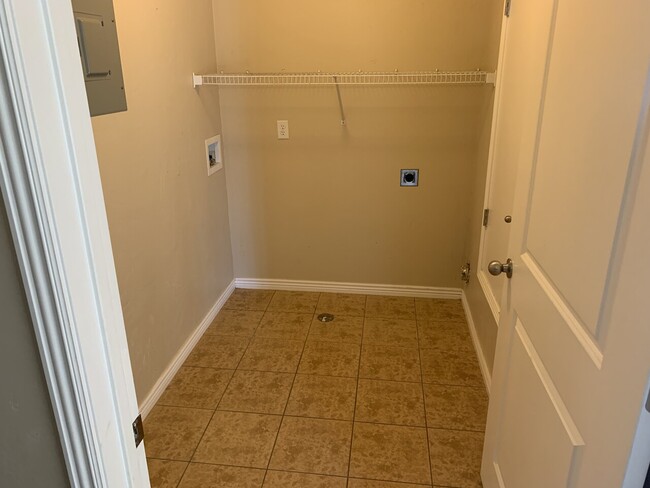Building Photo - Cumorah Way Condos 2290