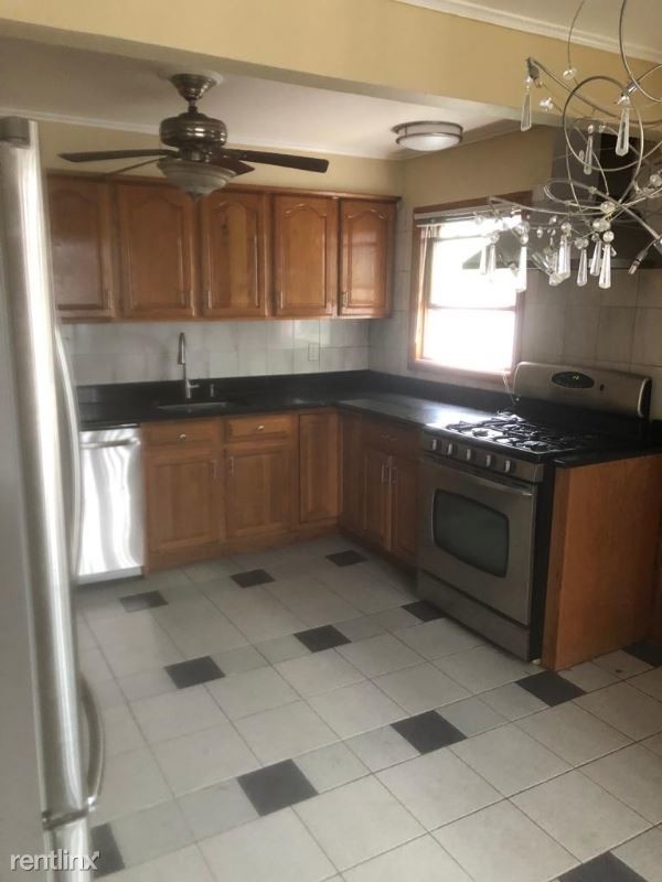 Foto del edificio - 4 br, 2 bath House - 65 Sycamore Ave