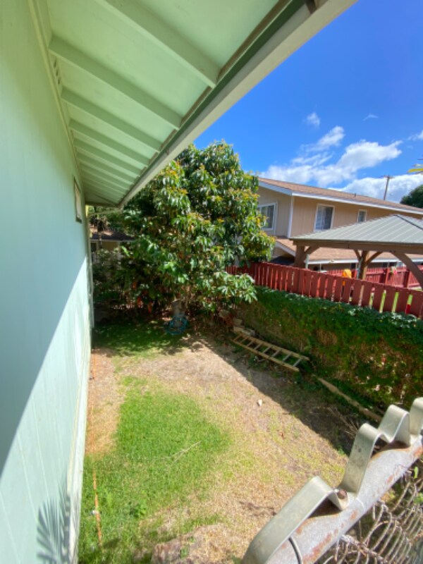 Building Photo - 1136 Makaala St