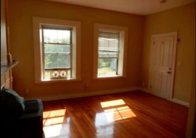Photo - 410 Old Montague Rd (Amherst, MA) Apartment