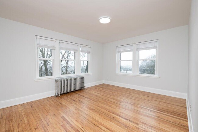 Foto del edificio - 123 Highland Ave