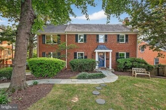 Building Photo - 9302 W Parkhill Dr