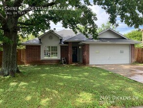 Building Photo - 2405 Dickens Dr