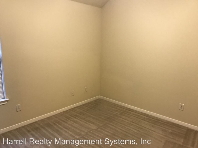 Building Photo - 3 br, 2 bath House - 621 Park Hill Circle