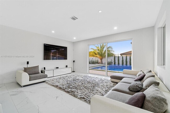 Building Photo - 13305 SW 190th Ter