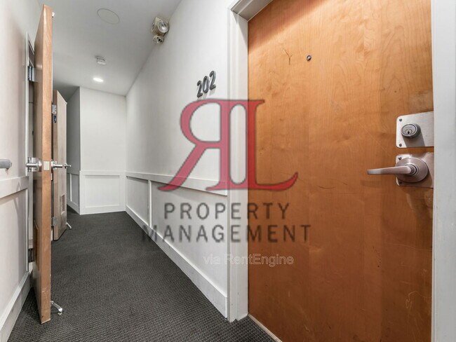 Foto del edificio - 1131 N High St