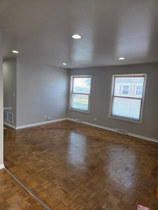 Primary Photo - 1255 Pearl Ave
