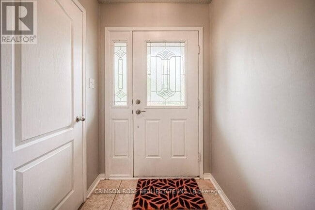 Building Photo - 2096 Glenhampton Rd