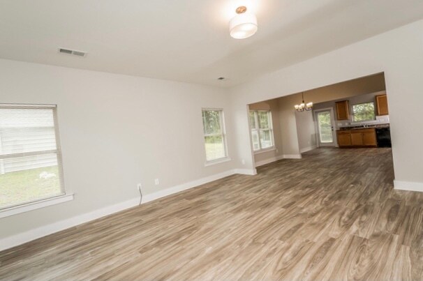 Building Photo - 165 Maple Leaf Dr