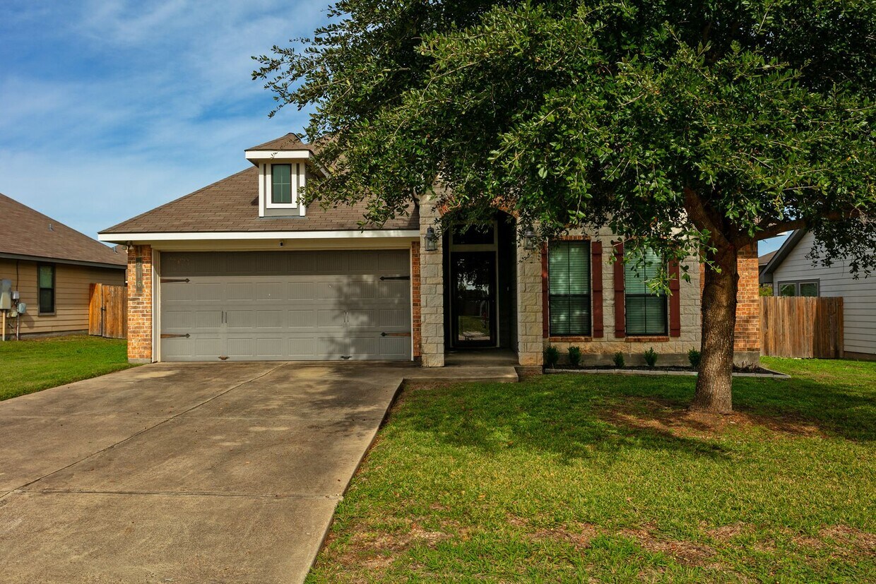 3 Bedrom 2 bath with a 2 car garage House Rental in Navasota, TX