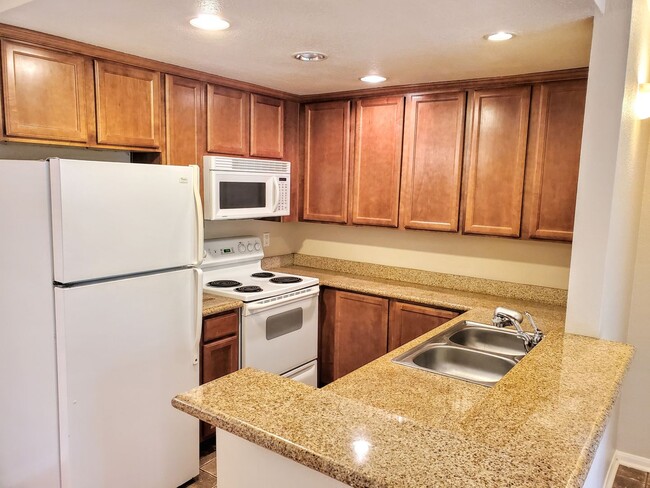 Building Photo - Upgraded 1 Bedroom 1 Bath with Balcony in ...