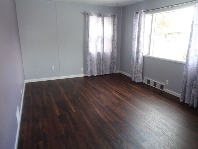 Foto del edificio - 1204 Lynn Ave