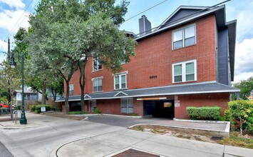 Building Photo - 2804 Rio Grande St