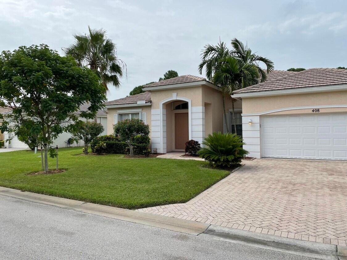 Foto principal - 408 SW Blue Spring Ct