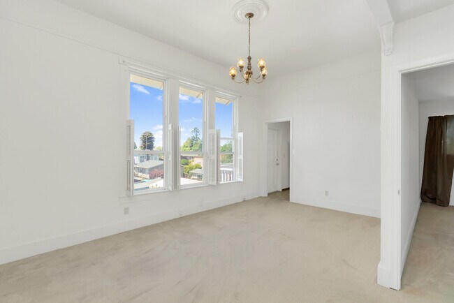 Building Photo - 2044 Alameda Ave
