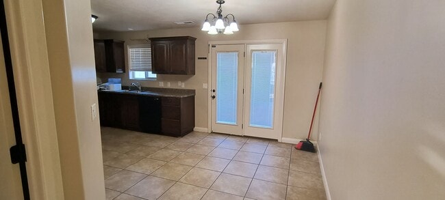 Building Photo - 3 bedroom 2.5 bath in Cedar Park right by IHC hospital. Built in 2008