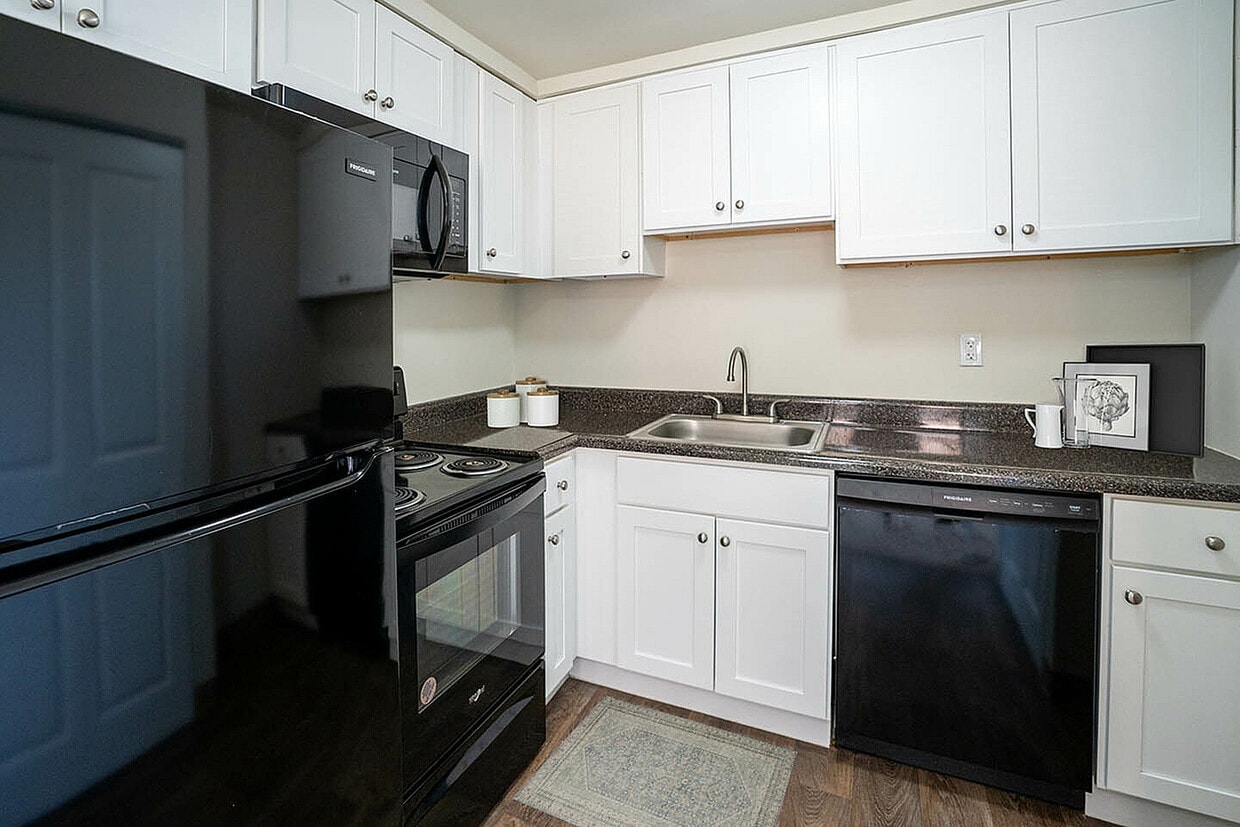 Primary Photo - Audubon Manor