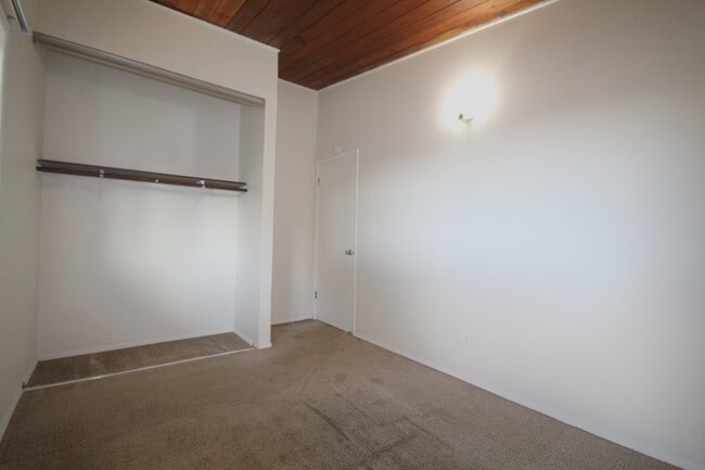 Building Photo - Vose Apartments