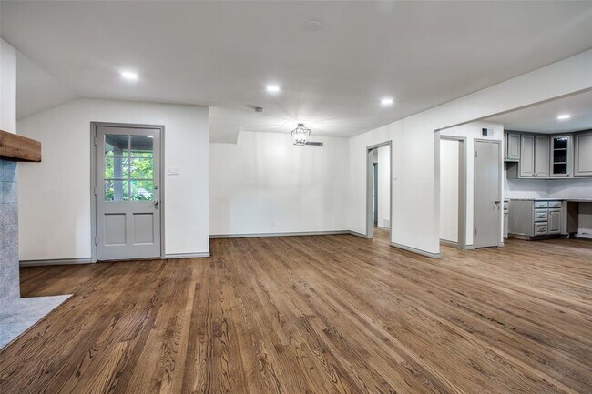 Building Photo - 6572 Fisher Rd