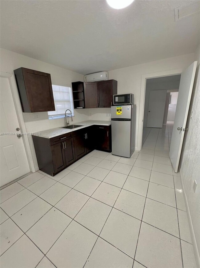 Foto del edificio - 15741 NW 40th Ct