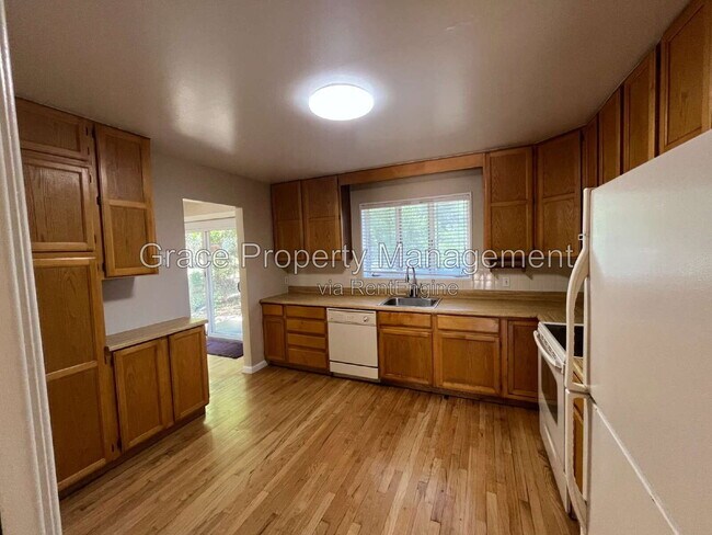 Foto del edificio - 10541 Livingston Dr