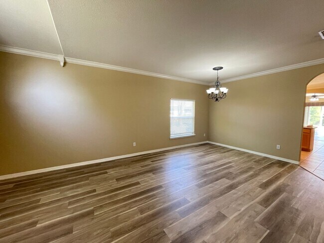Foto del edificio - Available Now! Charming House in Coveted O...