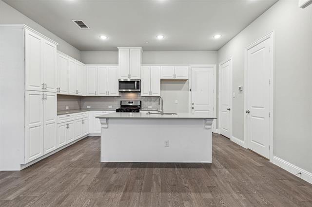 Building Photo - 1553 Wittington Pl