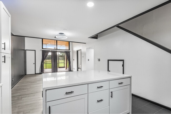 Building Photo - 50 Aspen Dr