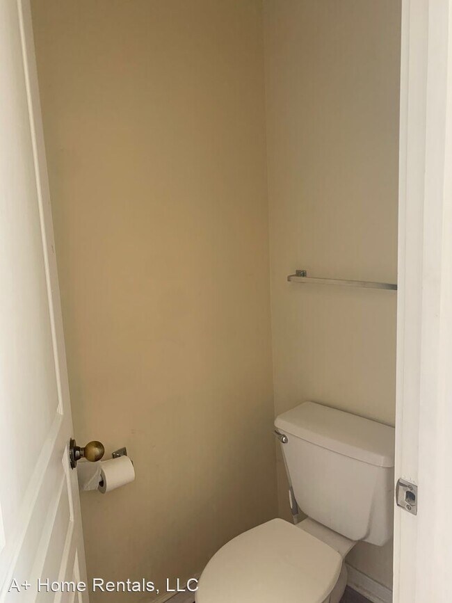 Building Photo - 660 Celebration Ave