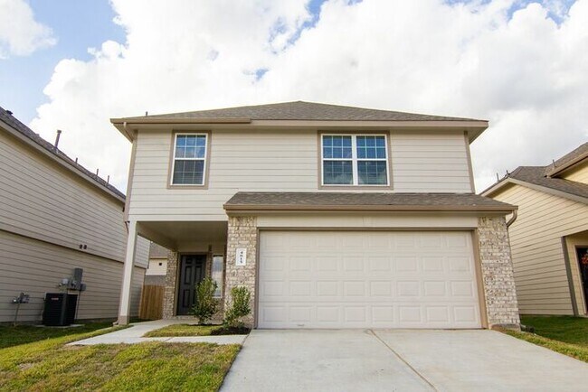 Building Photo - 4815 Sweet Chestnut Ln
