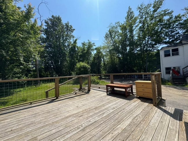 Building Photo - 725 Roosevelt Trail