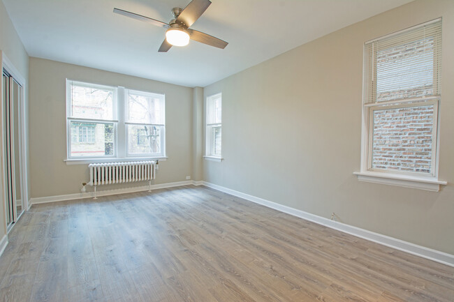 Foto del edificio - 432 W Belmont Ave