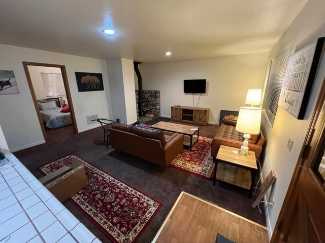 Muebles nuevos. Sofás, mesas y alfombras nuevos. Wifi y Smart TV. - 94 Mono St