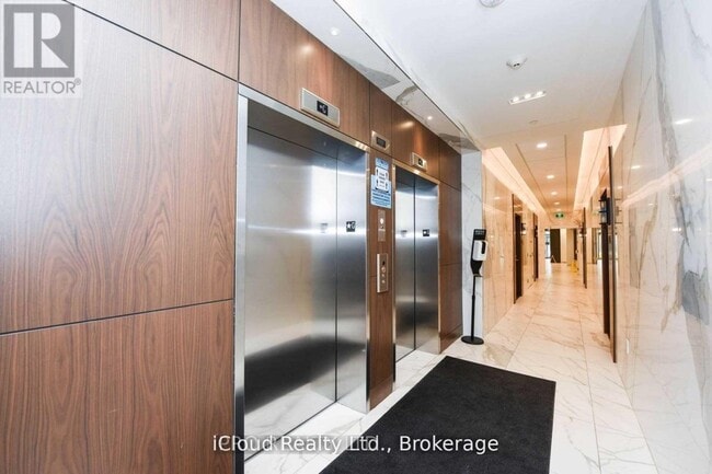 Building Photo - 1050 Main St E