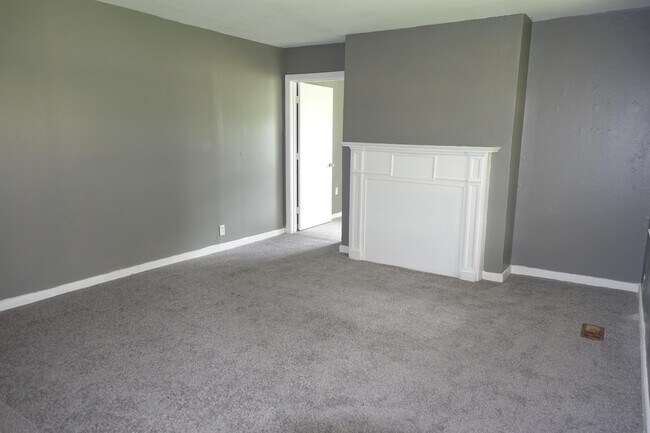 Building Photo - 929 Sunset Dr