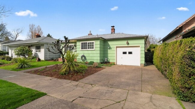 Building Photo - Charming 3BR House in Salem