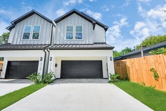 Building Photo - 3118 Wentworth St