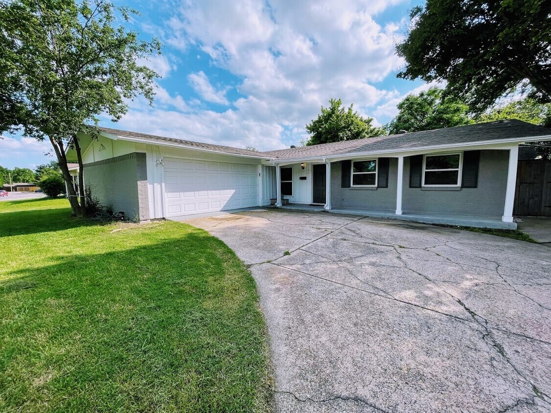Primary Photo - 3190 Northaven Rd