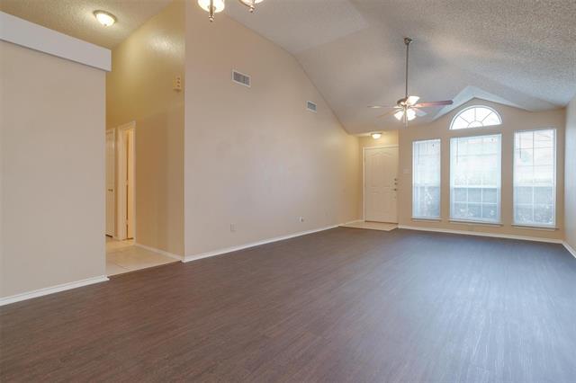 Building Photo - 916 Gordon Oaks Dr