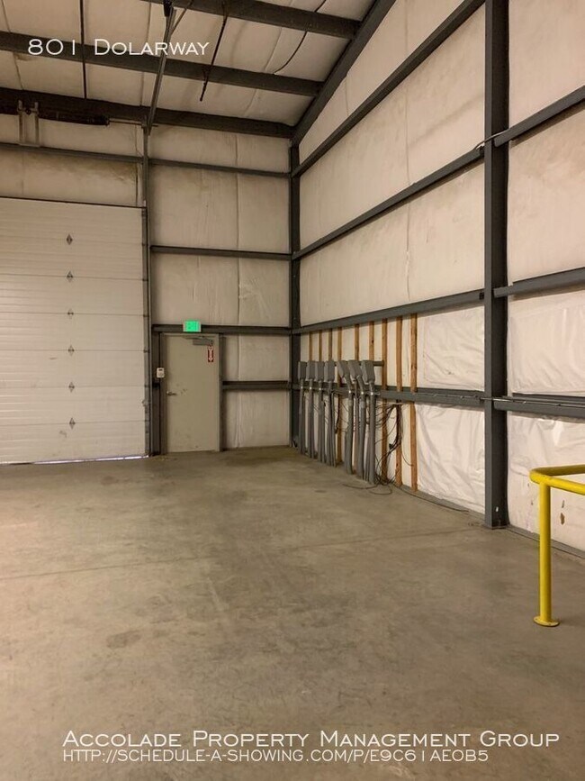Building Photo - Office and Warehouse Space on Dolarway
