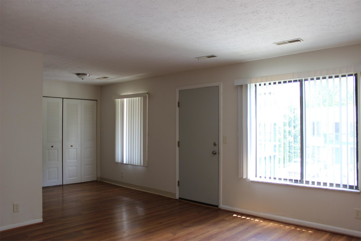Photo - 1300 Brimfield Dr