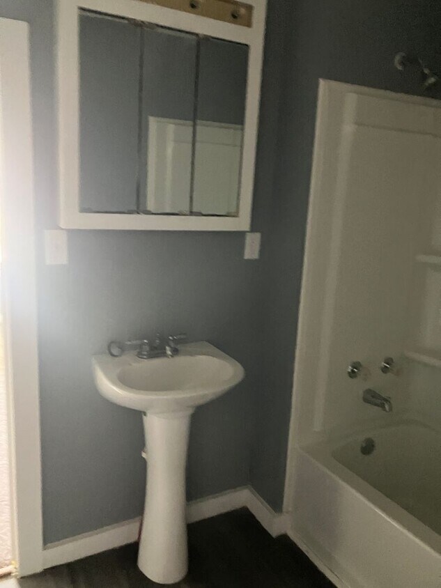 Primary Photo - Refreshed 2 bedroom home