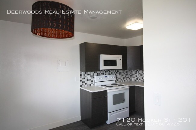 Building Photo - 7120 Hooker St