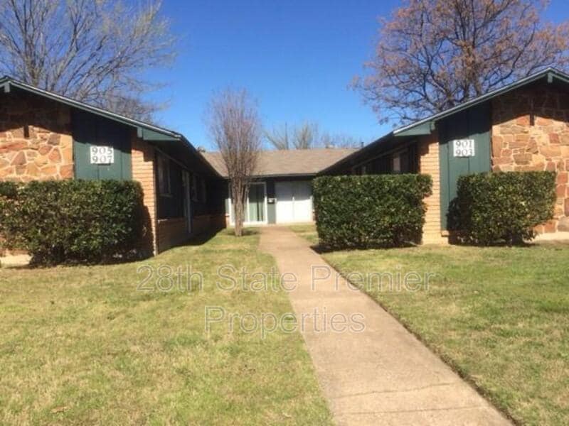 Primary Photo - 905 Redbird Dr