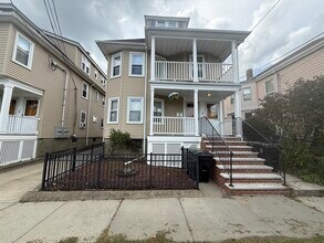 Building Photo - 15 Chauncey St